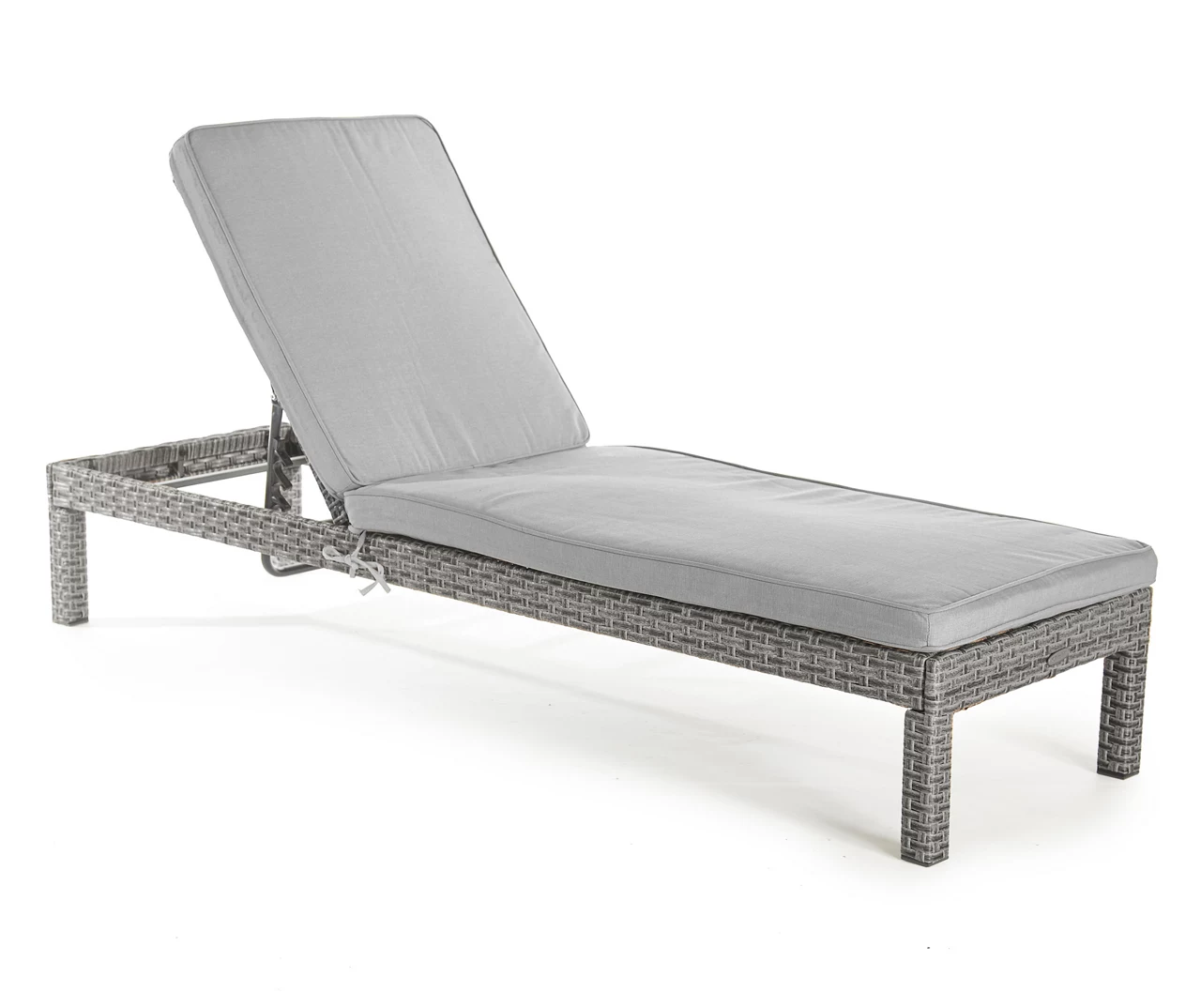 Broyhill Eagle Brooke All-Weather Wicker Cushioned Chaise Lounger - Image 2