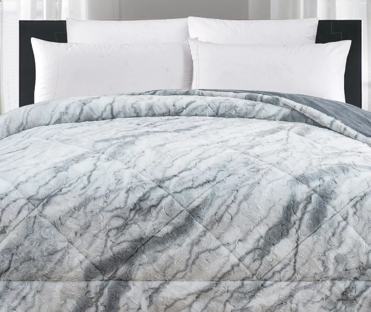 Gray Marble Print Faux Fur King Comforter - Image 3
